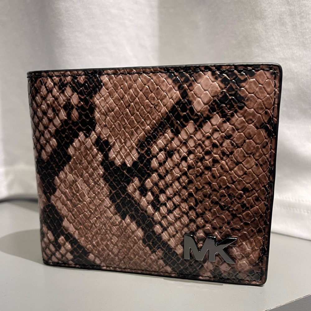 MICHAEL KORS Cyrus Snake Embossed Billfold Wallet With Coin Pouch
Driftwood 
NWT